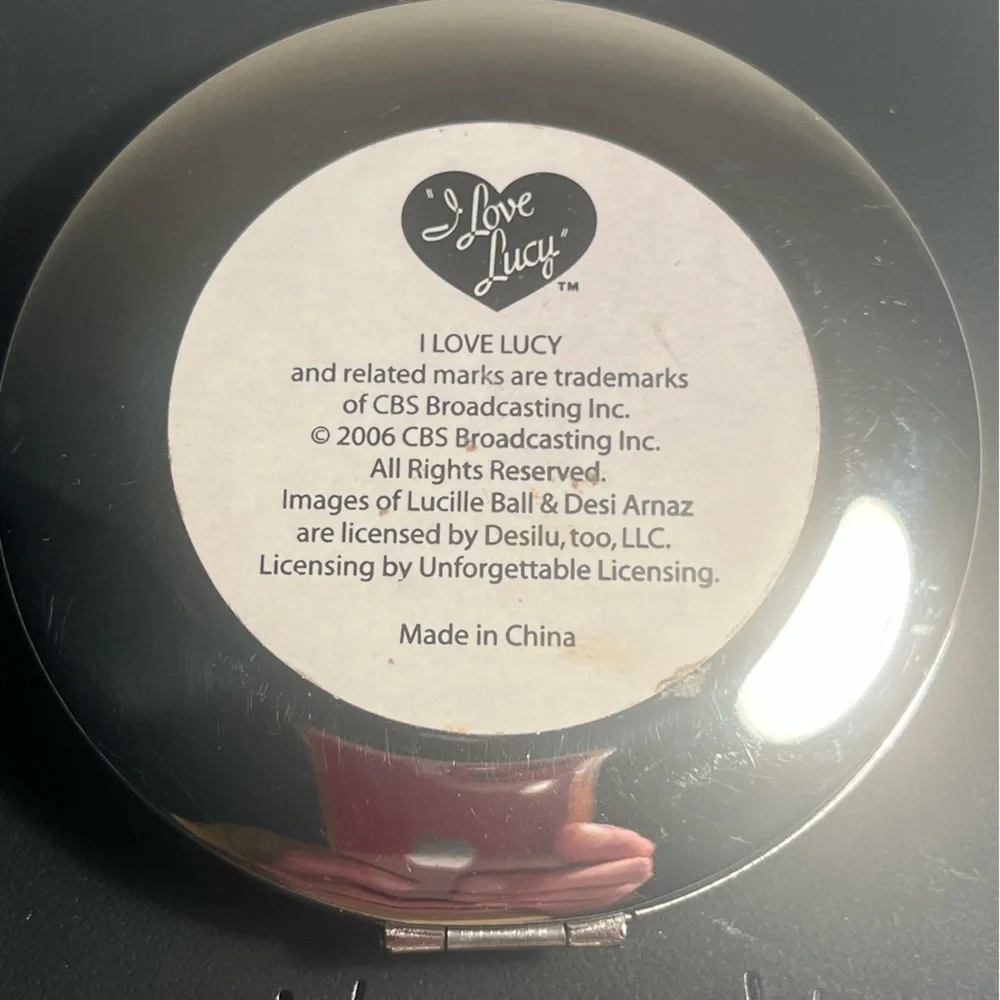 ' I ❤️ LUCY - compact mirror from 2006